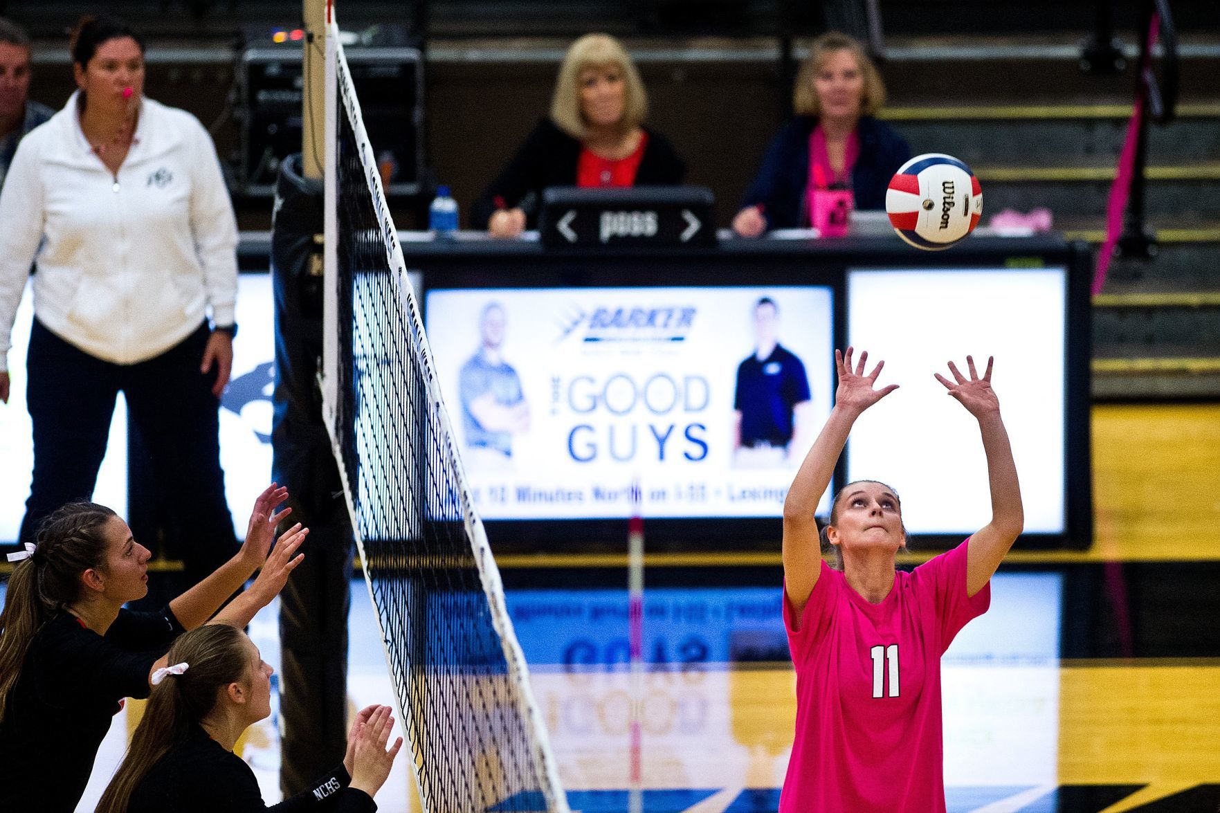 100318-blm-spt-1westvolley